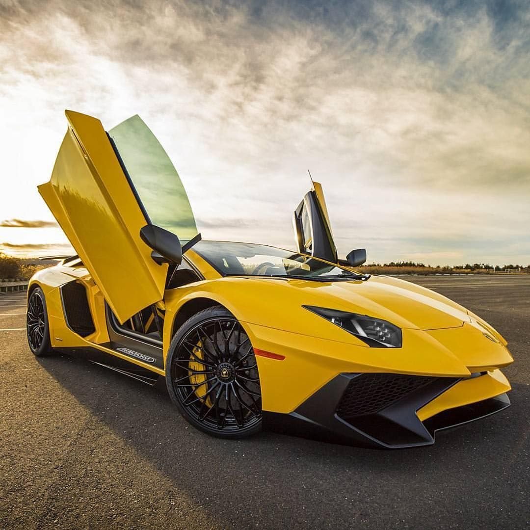 Израильская Правда. В Израиле в 4 раза увеличились продажи машин Lamborghini