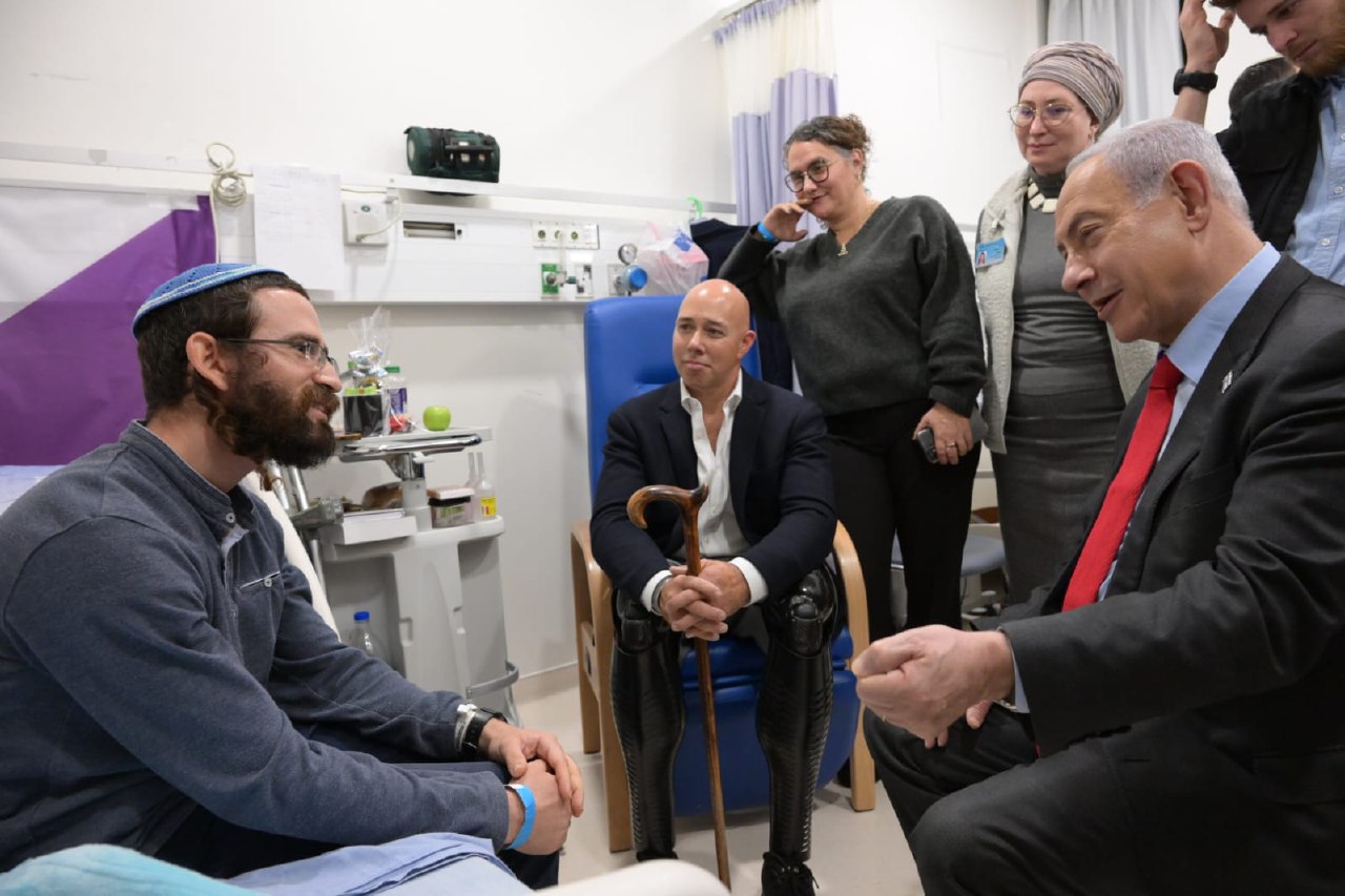 Израильская Правда. Биньямин Нетаниягу встретился в своей канцелярии в Иерусалиме с членом Палаты представителей США Брайаном Мастом