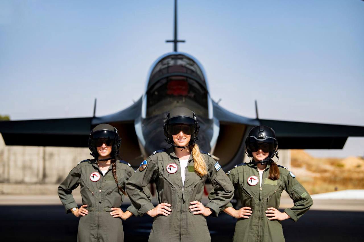 ночью неизвестные ВВС нанесли удар по столице Йемена — Сане.