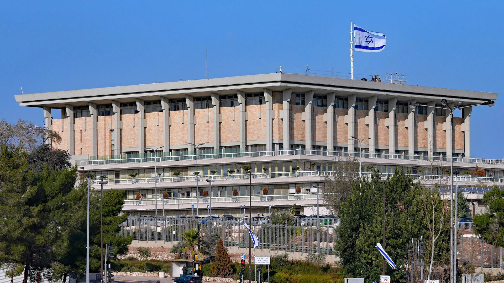 Израильская Правда. Примерно 50 резервистов установили палатку перед офисом премьер-министра в Иерусалиме