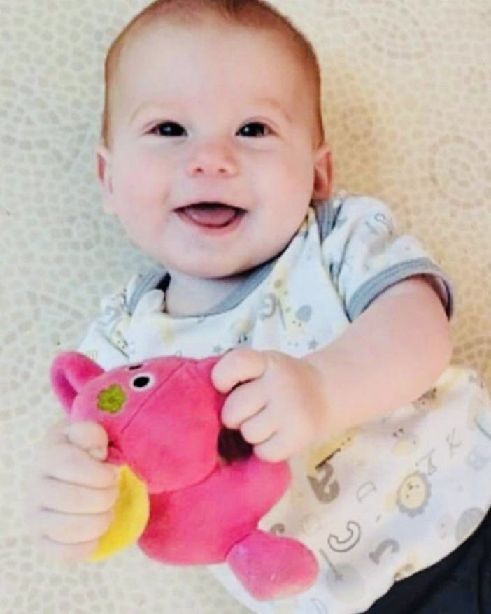 Израильская Правда. Кфиру Бибасу, самому маленькому из израильских заложников, исполнился год