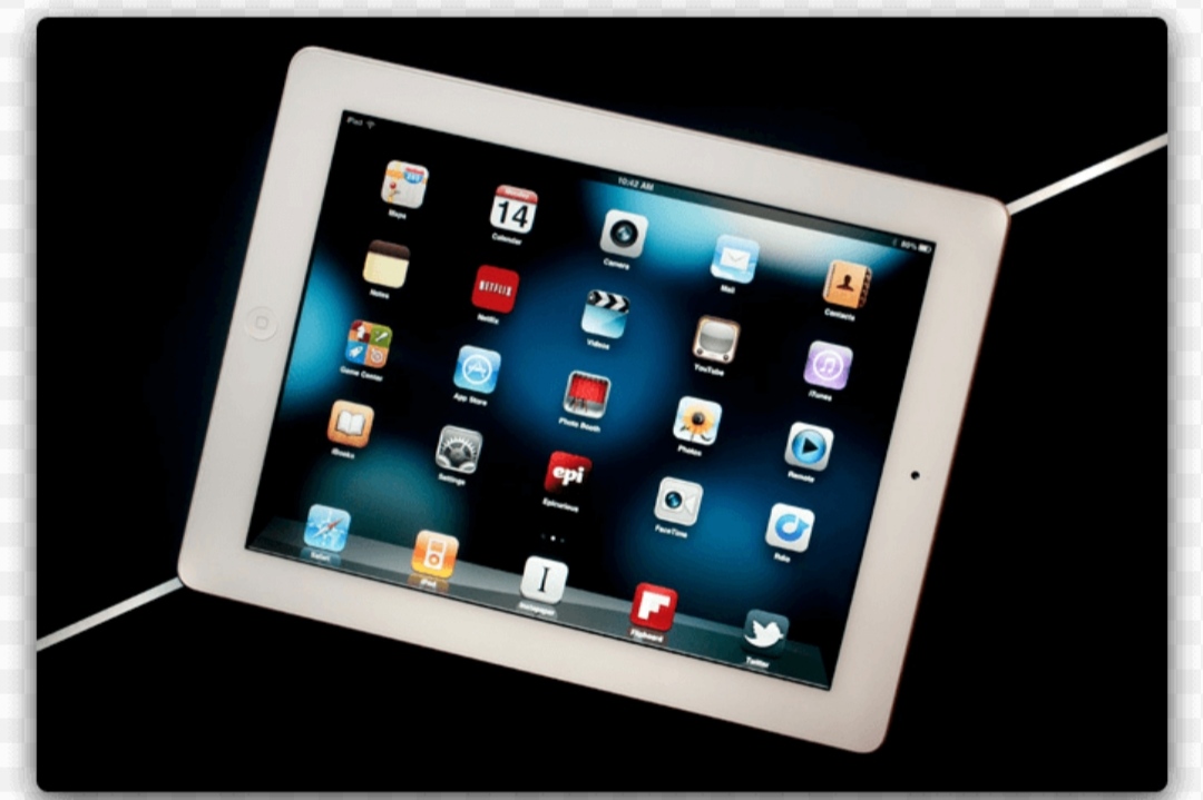 Израильская Правда. Специальный планшет, на котором установлено приложение «Скажи мне»