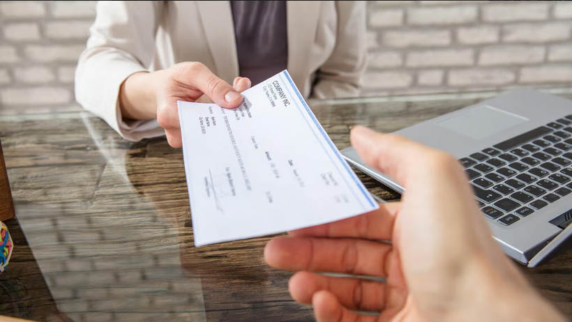 Израильская Правда.  Несмотр я на войну, в Израиле повысилась средняя зарплата: хайтек не самое доходное место