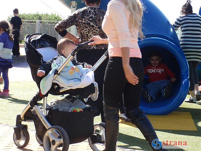 Израильская Правда. Кнессет утвердил увеличение помощи работающим родителям детей младше 3 лет