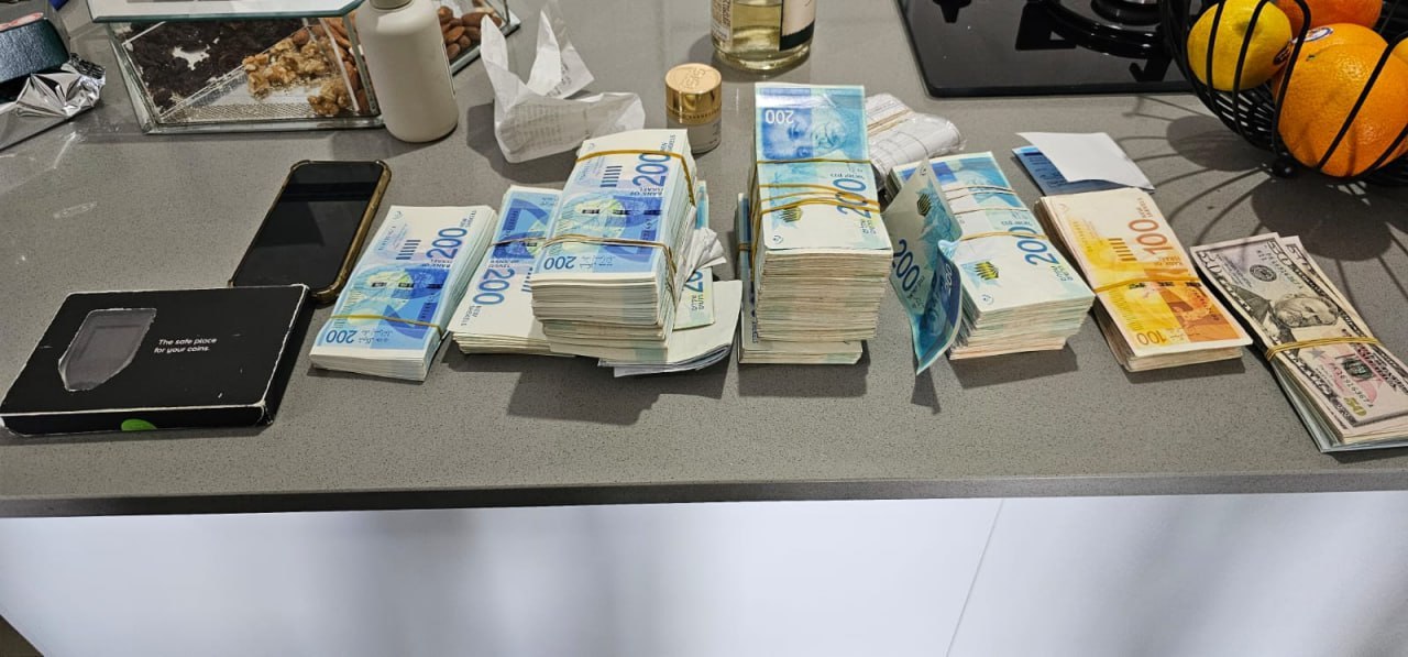 Израильская Правда. подозреваемые в отмывании нелегального капитала в криптовалюте для организованной преступной группировки были задержаны в результате совместной операции