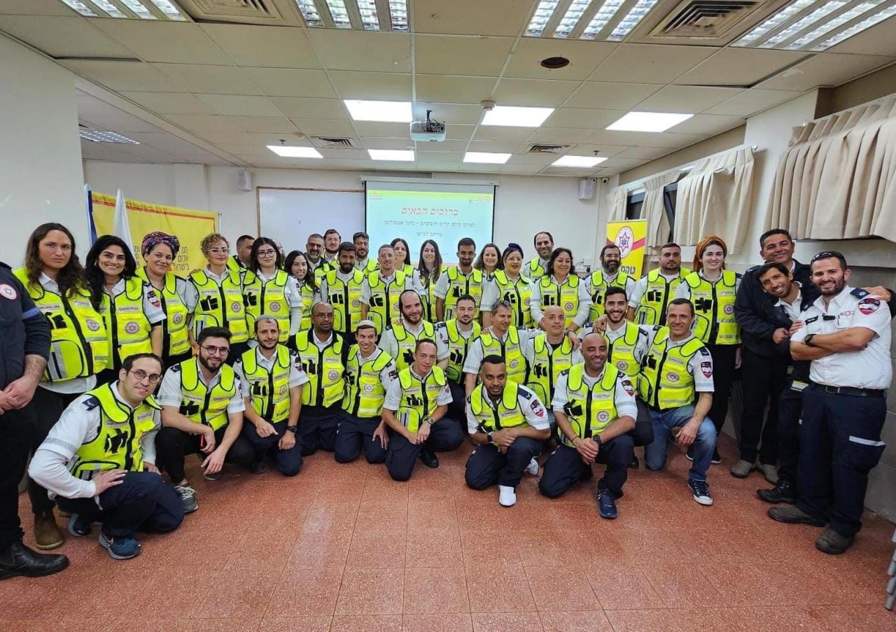 Израильская Правда. 44 медика водителя скорой помощи присоединились к национальной спасательной системе Маген Давид Адом.