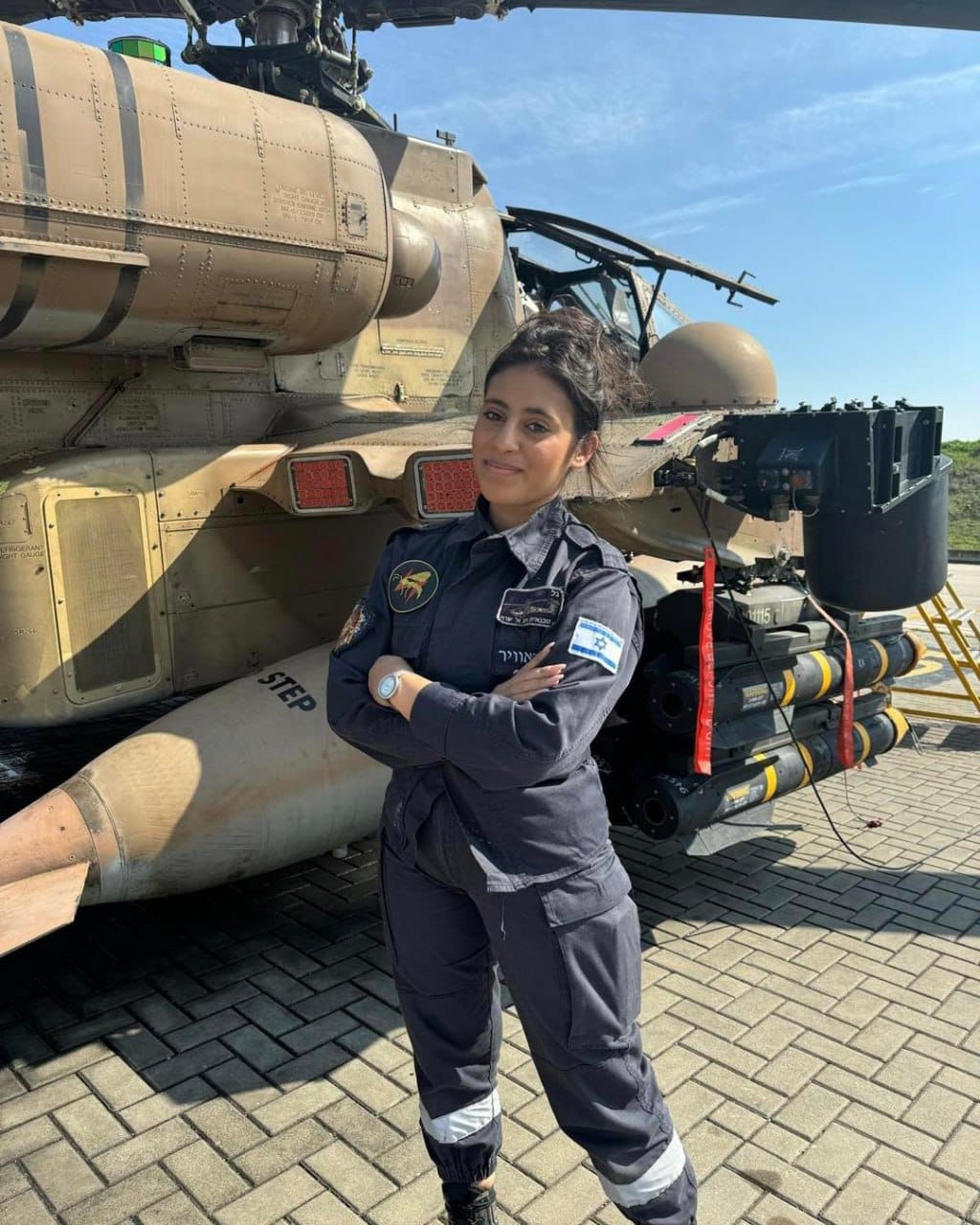 Израильская Правда. Сержант Галь техник 113-й эскадрильи («Оса») вертолётов «AH-64D Апач Лонгбоу»
