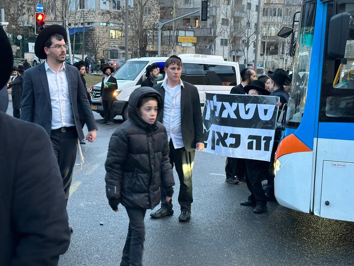 Израильская Правда. «Сталин — это здесь»: ультраортодоксы протестуют против призыва в ЦАХАЛ