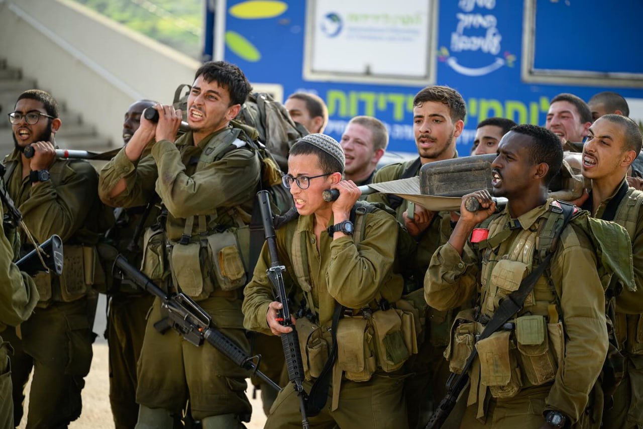 Израильская Правда. 16 призывников завершили обучение на военной базе Хават Шомер для новичков.