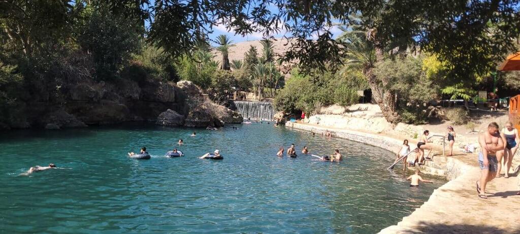 Израильская Правда — Более 45 тысяч отдыхающих посетили национальные парки и заповедники Израиля в первый выходной праздника Песах