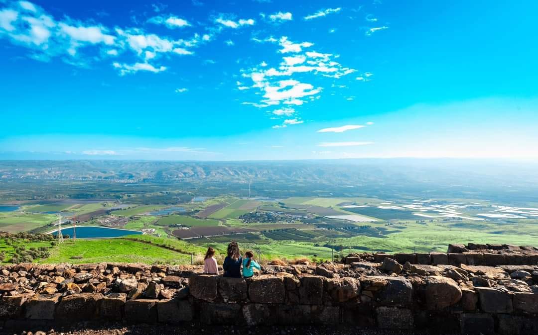 Израильская Правда. Около 90 тысяч отдыхающих посетили национальные парки и заповедники Израиля в дни праздника Песах