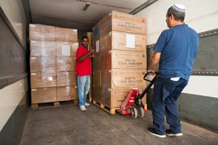 Израильская Правда. Рекорд Почты Израиля; спрятали 400,000 писем, чтобы не утруждать себя работой