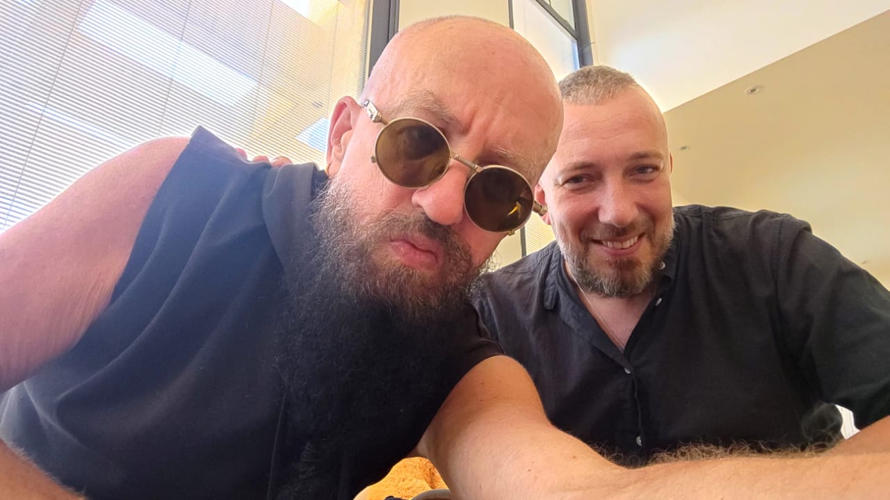 Израильская Правда. Заочно знакомы лет 25, а лично встретились впервые здесь 🇮🇱. DJ ЦВЕТКОFF и продюсер Ферапонтов