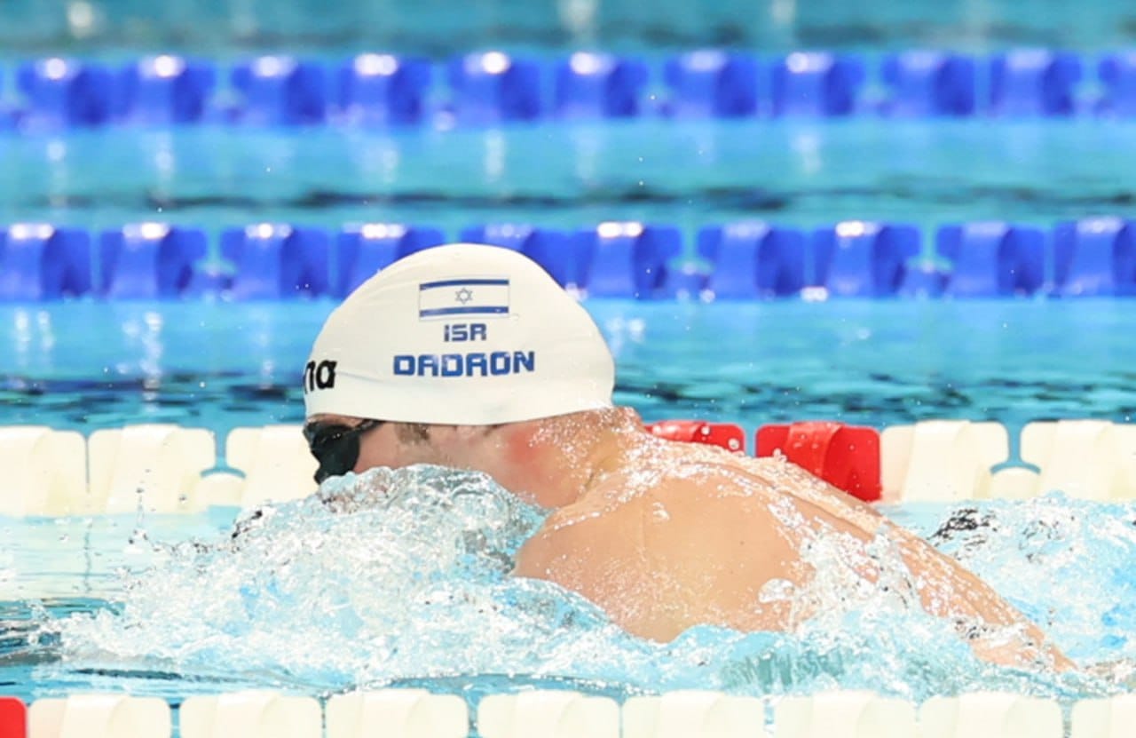 Израильская Правда  — Израильский пловец Ами Омер Дадаон чемпион