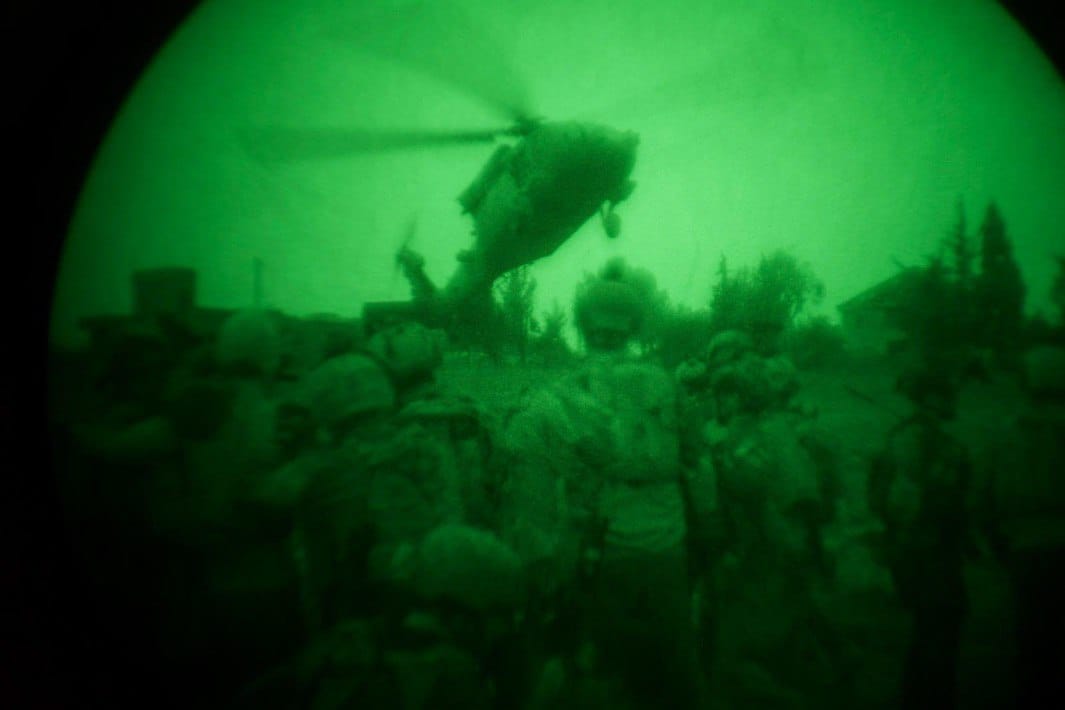 Даже в тёмные часы ночи — наши бойцы действуют в любое время и в любом месте