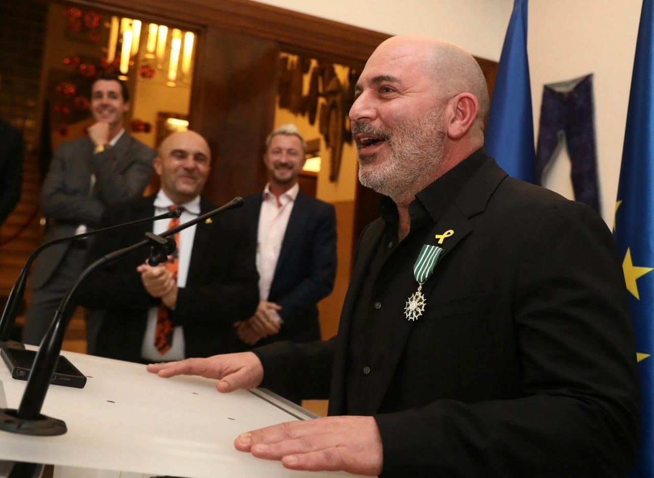 Израильский актер и продюсер Лиор Раз, автор и исполнитель главной роли в сериале «Фауда», стал кавалером французского Ордена искусств