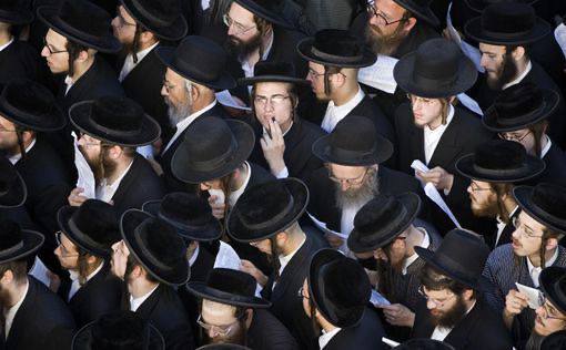 Двое студентов ешив арестованы в аэропорту за уклонение от призыва