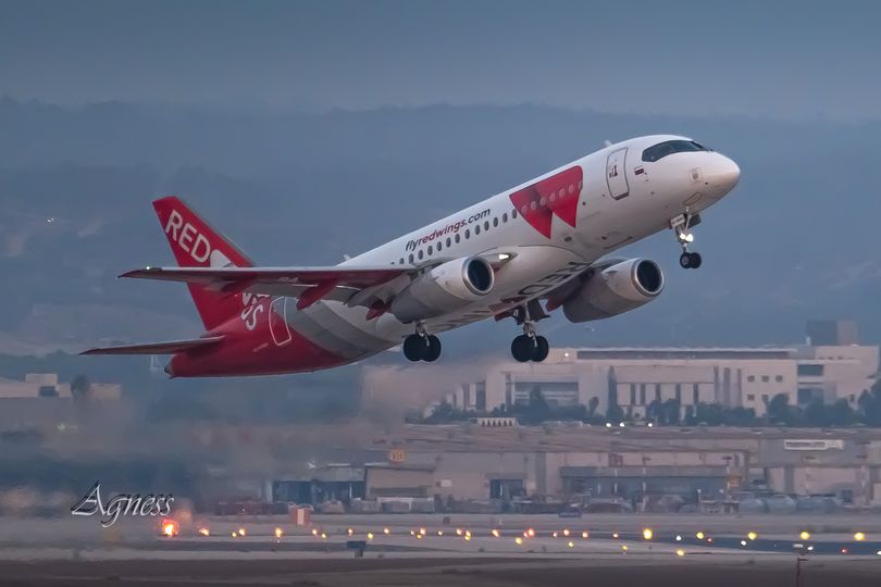 Российская авиакомпания Red Wings начнет выполнять рейсы из аэропорта Рамон в Москву и в Сочи