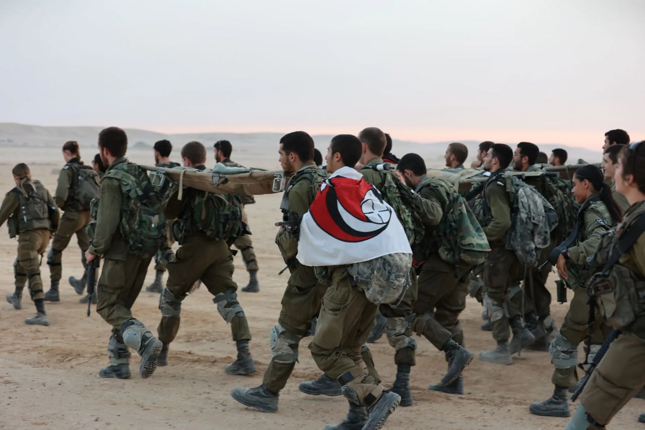 Марш-бросок за бирюзовый берет: артиллеристы ЦАХАЛа завершили подготовку.